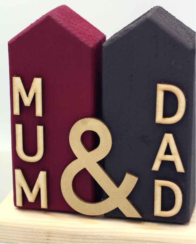 ΕΠΙΤΡΑΠΕΖΙΟ ΓΟΥΡΙ ΣΠΙΤΑΚΙΑ ΣΕΤ MUM & DAD Γούρια