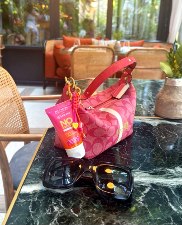 Bee Factor X Lifelikes – No Excuses SPF50 – Limited Edition | Αντηλιακό Προσώπου + Συλλεκτικό Keychain 