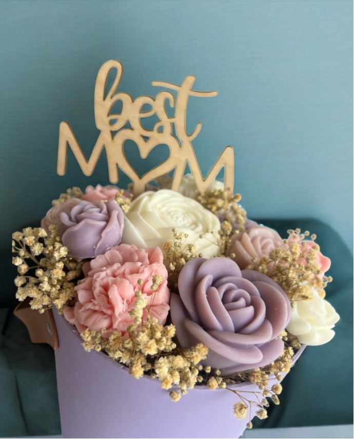 Flower Bucket για τη Μαμά με Αρωματικά Λουλούδια Σετ Δώρων