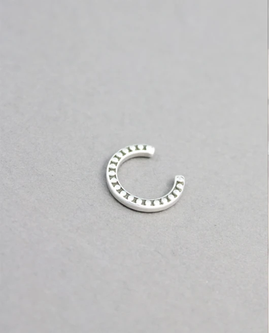ΣΚΟΥΛΑΡΙΚΙ EAR CUFF ΠΕΤΑΛΟ ΑΣΗΜΙ Σκουλαρίκια