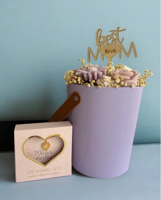 Flower Bucket για τη Μαμά με Αρωματικά Λουλούδια Σετ Δώρων