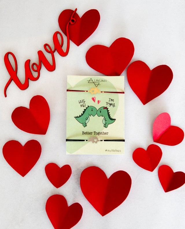 Charm Dinosaurs In Love